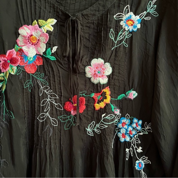 Johnny Was Floral Embroidered Peasant Blouse Lightweight Boho Cottagecore - Picture 3 of 16